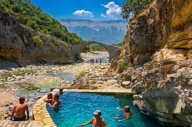 Bënja Thermal Baths and Langarica Canyon Tour from Saranda Ksamil