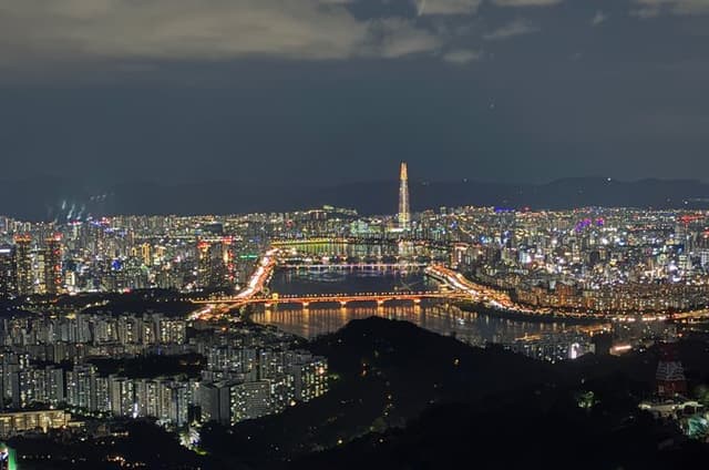 Seoul Classic Tour Market Views and Local Cuisine