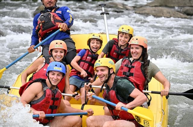 Balsa River White Water Rafting class 2/3 in Costa Rica