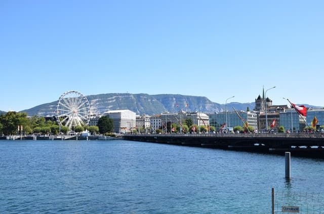 Geneva Walking Tour: Explore Top Sights & Hidden Gems