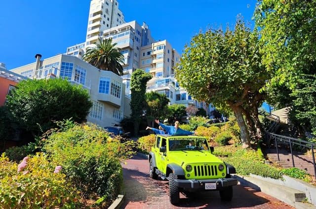 San Francisco Private Jeep Tour for Two – Golden Gate Bridge/City