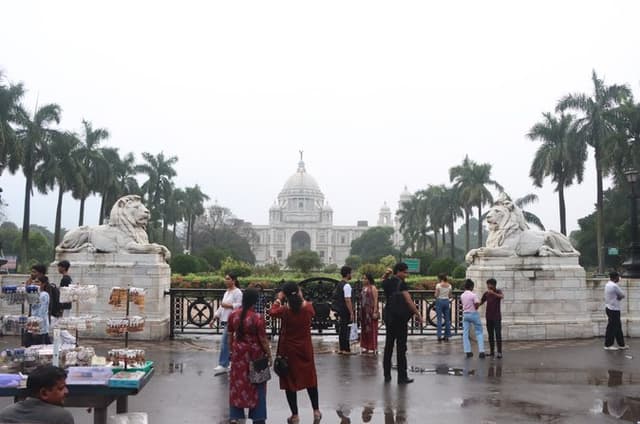 Heritage Tonga Ride with Victoria Memorial Tour