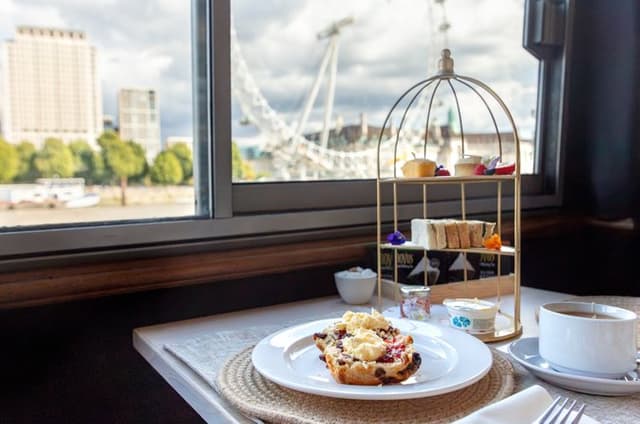 London River Thames Cruise with Afternoon Tea or Dinner