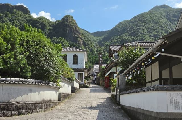 Imari: Nabeshima Porcelain & Historic Kiln Village Tour