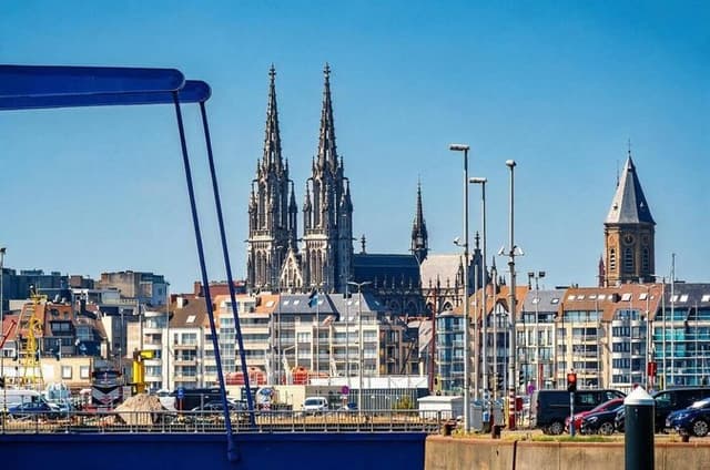 Hello Ostend: Private 2-Hour Intro City Walk with Local Guide