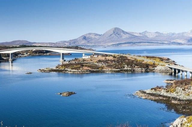 Private Skye Tour Fairy Pools and Talisker Distillery