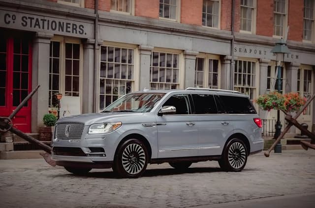 NYC Private SUV Tour — Fully Private & Customizable, 3 or 5 Hours