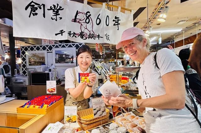Hakodate: Morning Market Tour with Seafood Tasting Options
