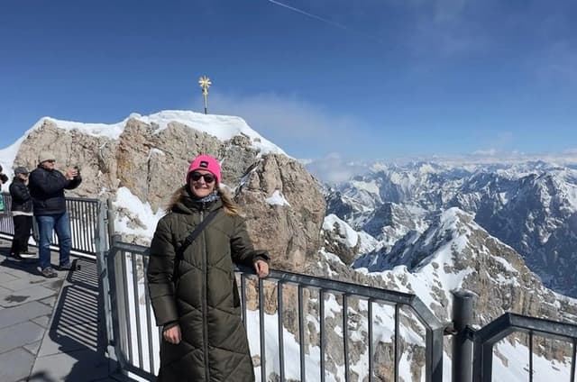 Day Trip to Zugspitze and Eibsee by minivan From Munich