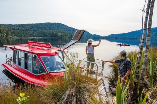 Small Group Lake Mapourika Cruise & Rainforest Walk - Franz Josef