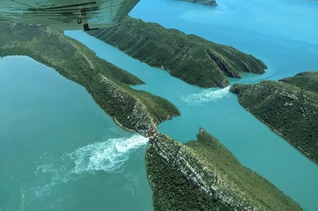 Incredible Island Tour Horizontal Falls and Cygnet Bay Pearl Farm