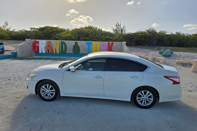Luxury Island Drive Guided Grand Turk Experience