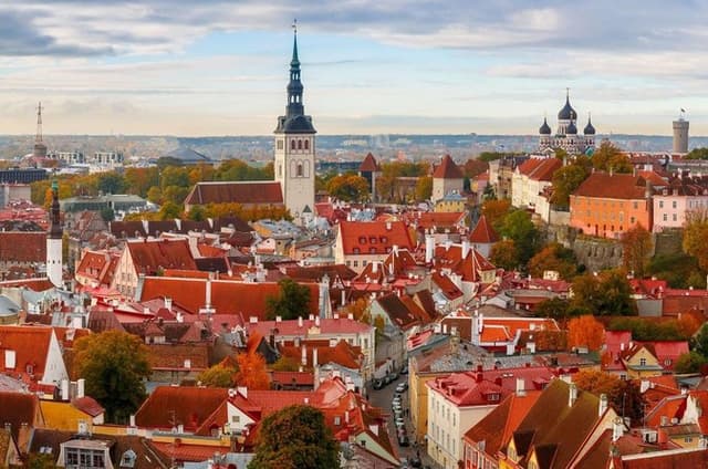 Tallinn Old Town Interactive Quiz Experience