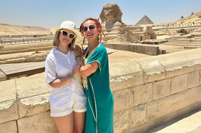 Private Cairo VIP Tour Giza Pyramids GEM Bazaar and Nile Cruise
