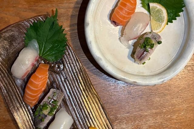 Sushi-making Experience using Traditional Karatsu Pottery
