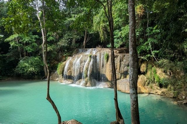 Erawan train and boat on the Kwaï River in private