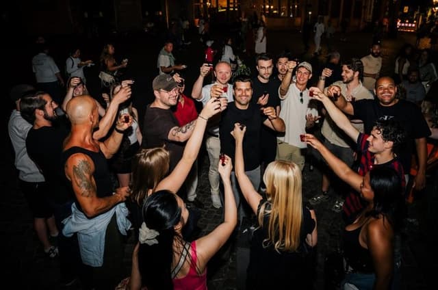 Frankfurt Nightlife Tour: 4 Venues, Shots & Club Entry