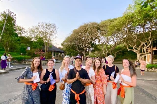 Uluwatu Walking Sunset Tour with Kecak Fire Dance and Dinner
