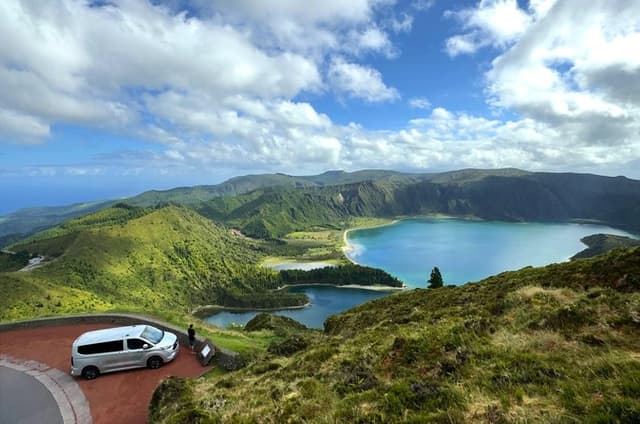 São Miguel West Van Tour: Sete Cidades & Fogo Lake + Lunch