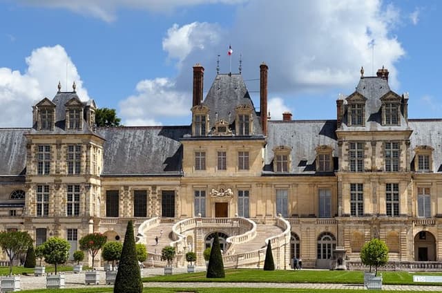 Fontainebleau Palace & Barbizon Artists Village Small Group(2-4)