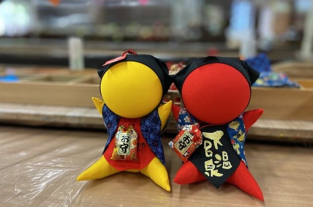 Takayama Private Tour with Sake Tasting and Craft Workshop