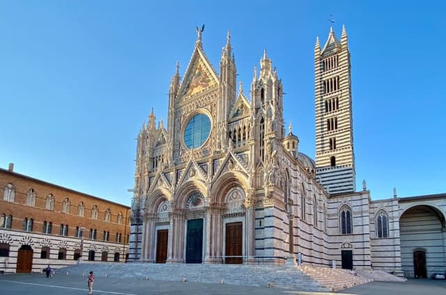 Florence Day Trip to Siena & San Gimignano with Scenic Views