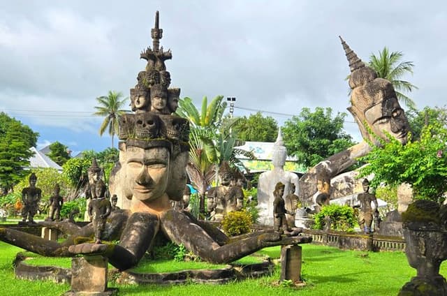 Private Vientiane City Highlights Tour Buddha Park and Temples