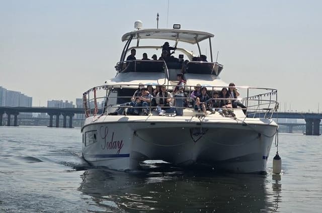 Seoul Han River Sunset and Night View Yacht Tour