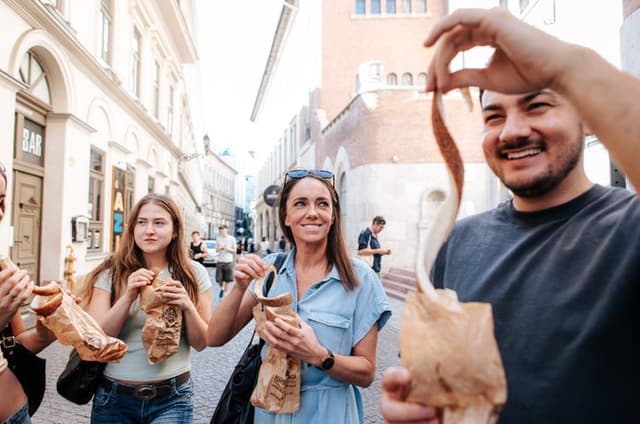 Budapest Food Tour: Local Tastings & Drinks