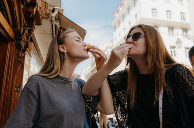 Eating Lisbon Small-Group Food & Tuk Tuk Tour with Tastings