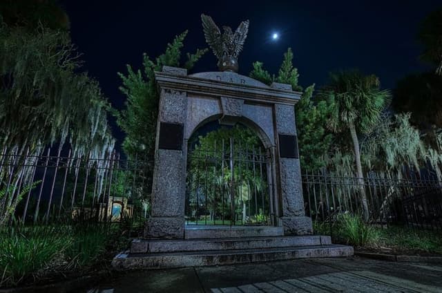 Savannah Haunted Squares Self Guided Ghost Tour