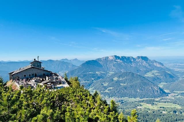 WWII Historical Eagle's Nest Guided Tour in Berchtesgaden Germany