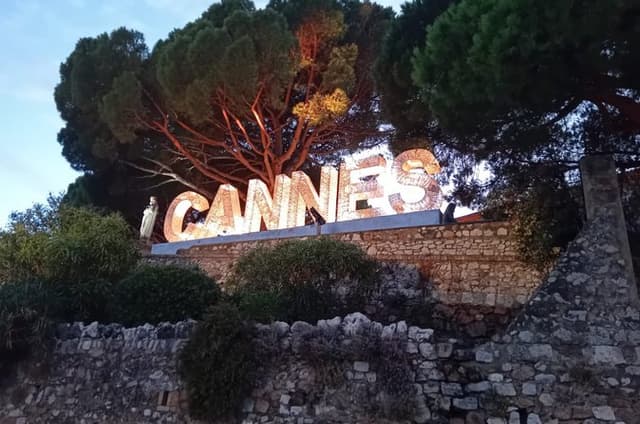Guided Tour of Cannes History Heritage and Tasting