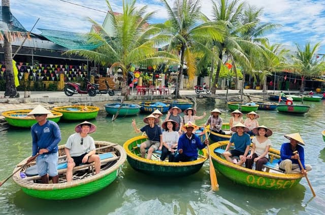 Hoi An Countryside Private Tour – Villages, Buffalo & Basket Boat