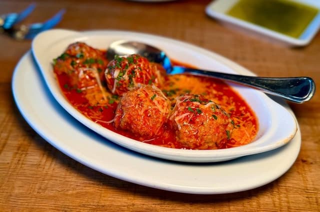 Las Vegas Strip Food Tour 9 Tastings and Culinary Crossroads