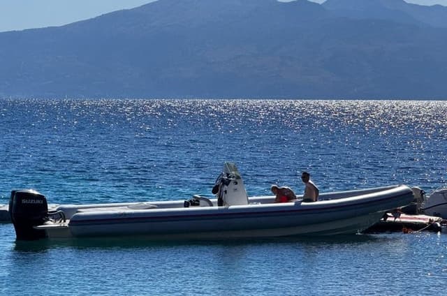 Sarandë: Small-Group Boat Tour on Speedboat Swim & Snorkel Stops
