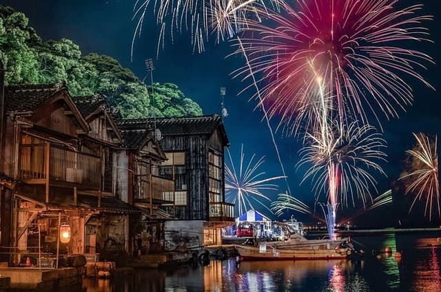 Amanohashidate and Ine Funaya Full-Day Tour from Maizuru