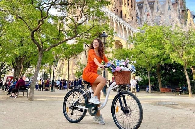 Barcelona Bike City Tour - From Sagrada to the Sea with a Local