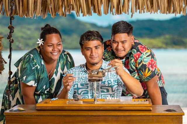 Experience the black pearl in Bora Bora