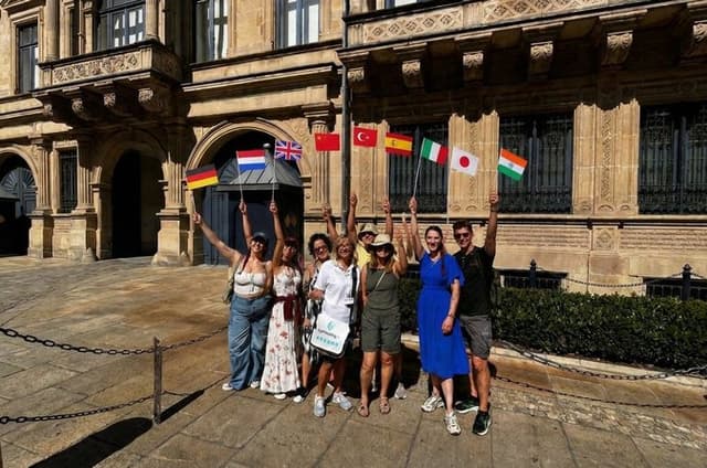 Luxembourg City: Walking Tour with a Multilingual Guide