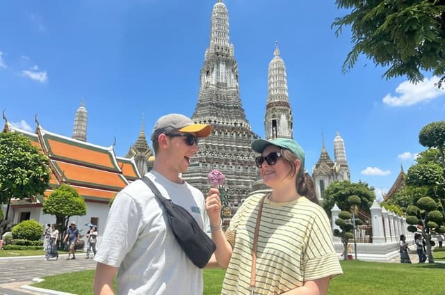 Grand Palace and Temples of Bangkok with Experienced Guide