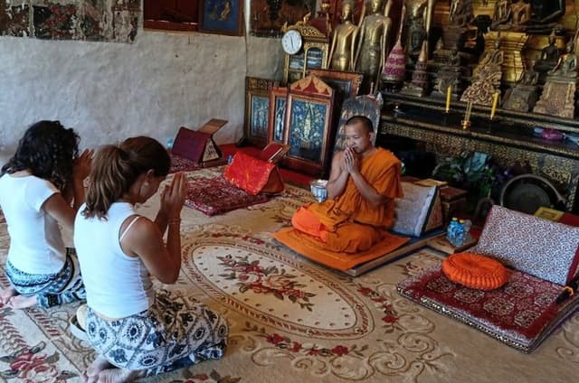 Small Group Half Day Luang Prabang city tour