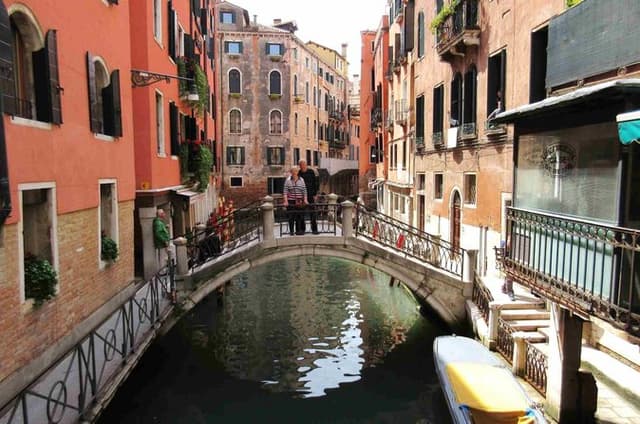 Venice Private Hidden Food Tasting Tour & Grand Canal Boat Ride