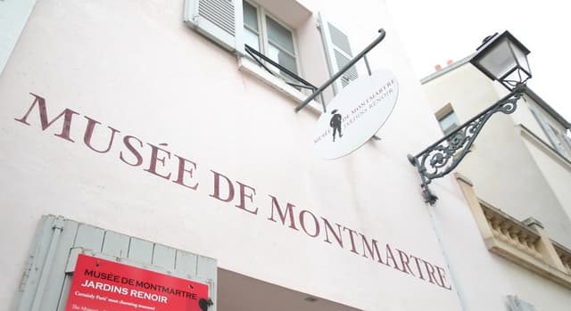 Comprehensive Tour of Montmartre &amp; Guided Museum Tour (with admission)