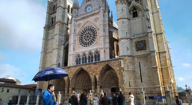 Guided Tour of the León Cathedral and Cloister