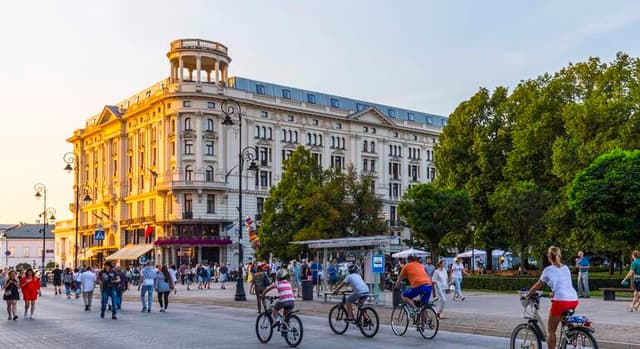 Warsaw Must See Local Free Tour
