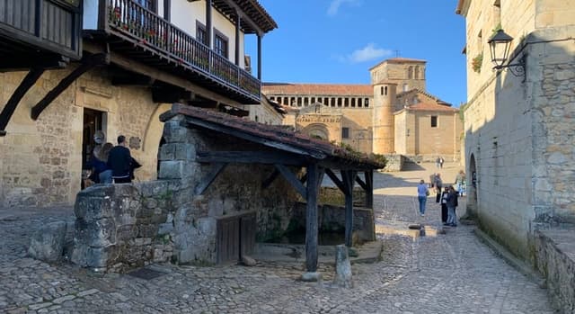 Santillana with Ana: Small Groups