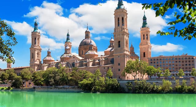 Free Tour Zaragoza Told by a Maño