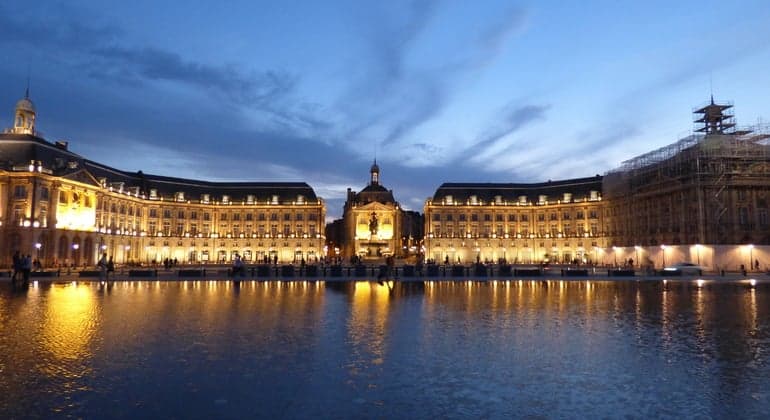 Best Bordeaux Walking Tours: Explore Historic City Gems