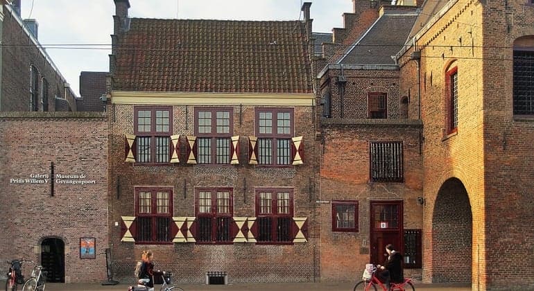 Romantic Royal Walking Tour: The Hague's Hidden Gems